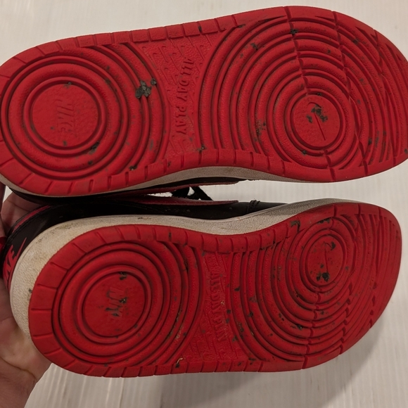 NIKE Court Borough Low 2 Black and Red Shoes Sneakers size 4.5 youth - Picture 11 of 12